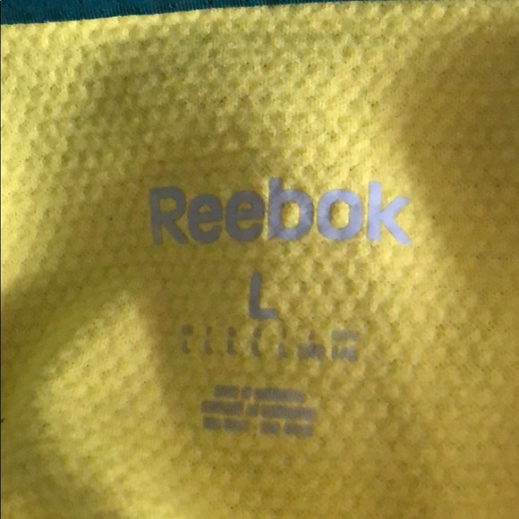 Reebok 1/4 zip Pullover - Picture 7 of 7